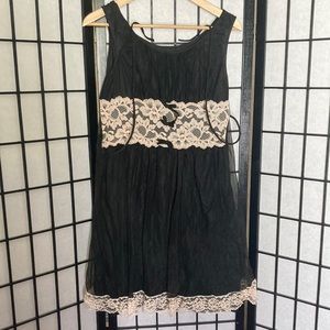 Vintage Union Made 60s-70s nighty/negligee, sheer black with light pink lace
